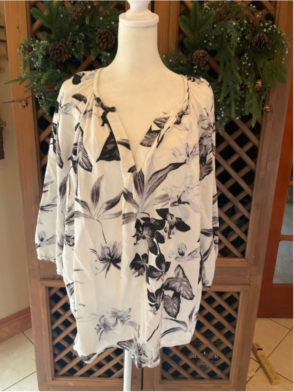 Anne Carson Woman Floral Tunic Blouse Plus Size 1X